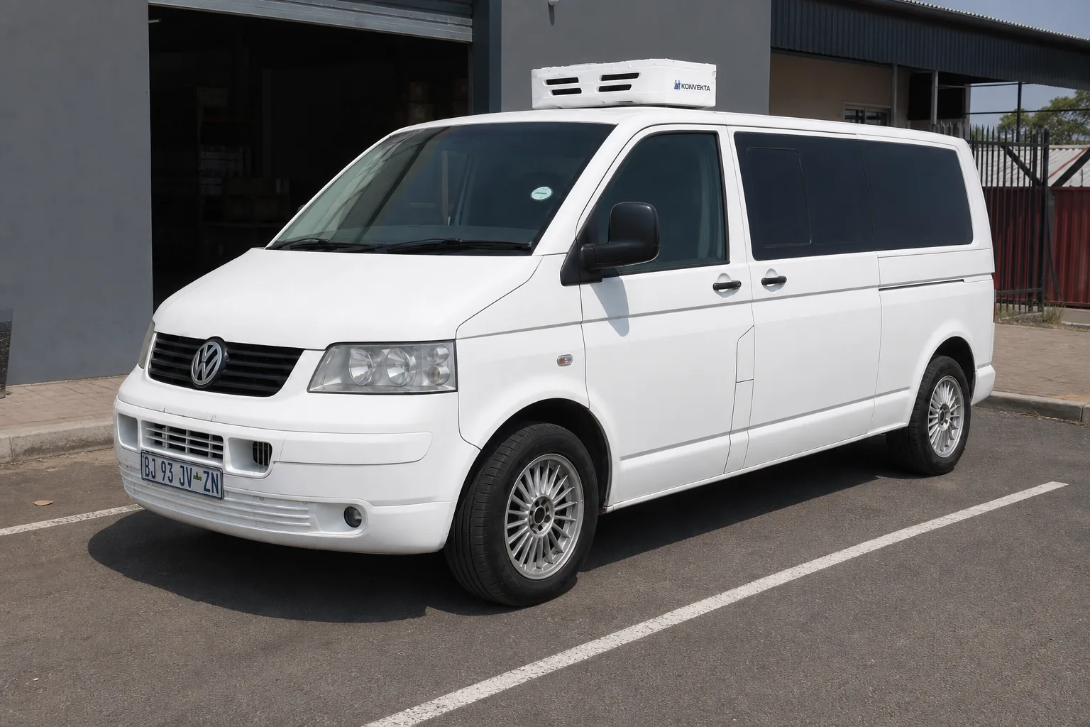 Dedicated refrigerated transport vehicle available for partner support